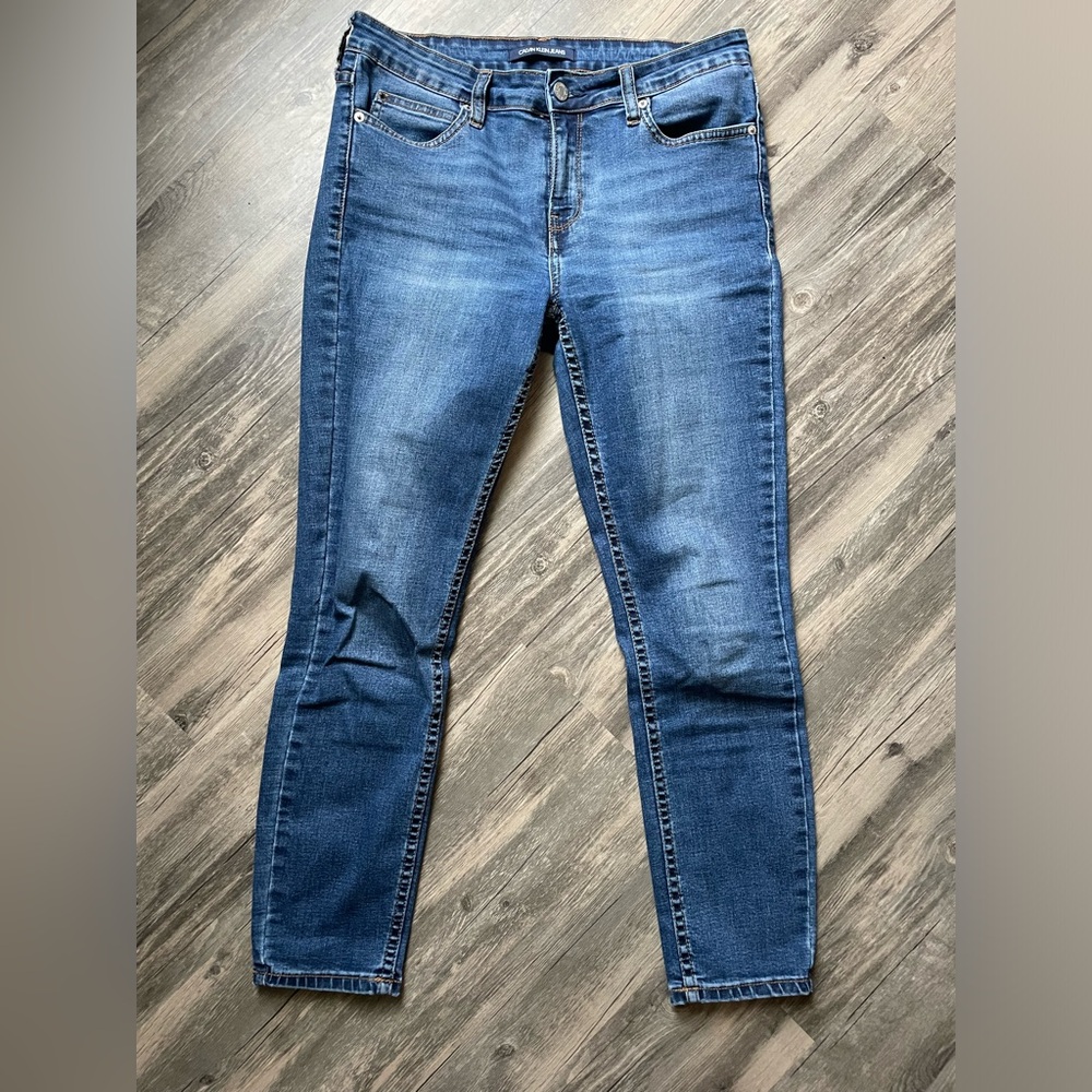Calvin Klein skinny jeans, size 8, 28 in inseam.